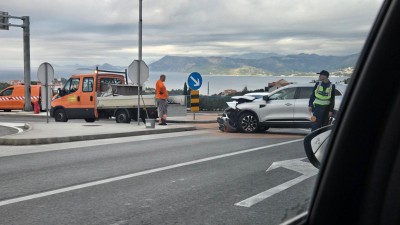 Prometna nesreća na skretanju za Cavtat